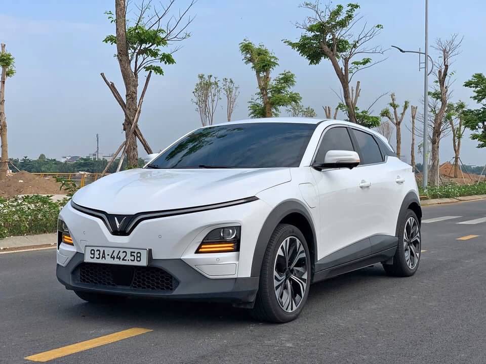 Xe VinFast màu trắng cho nhu cầu di chuyển