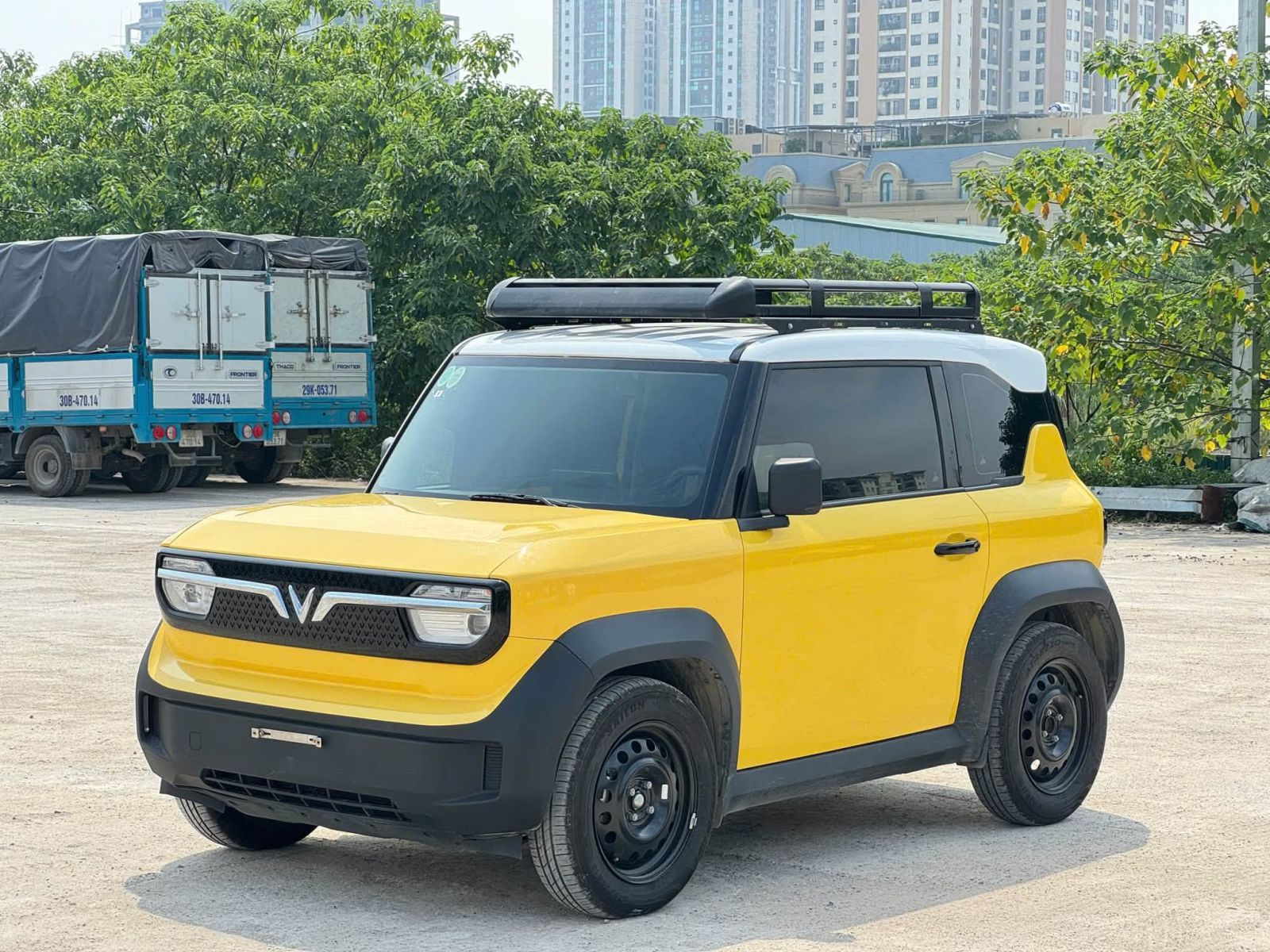 Xe VinFast VF 3 màu vàng đã qua sử dụng